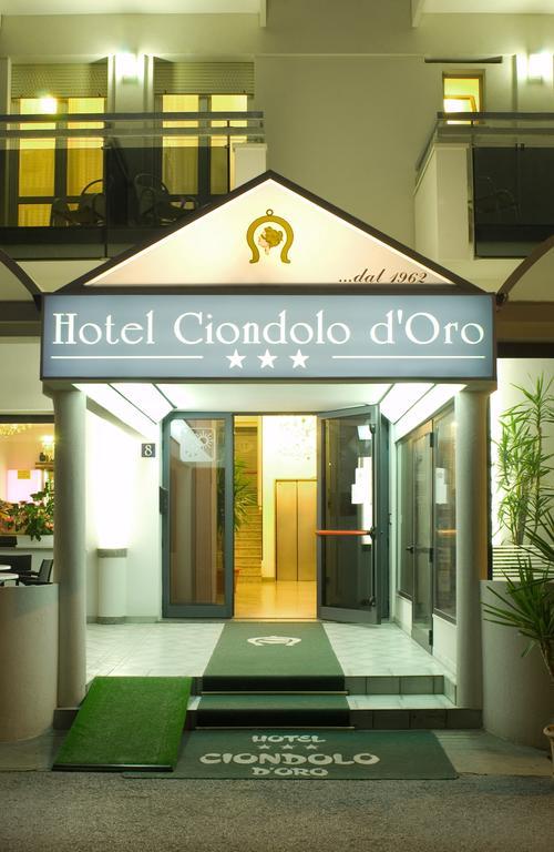 Hotel Ciondolo D'Oro Римини Экстерьер фото